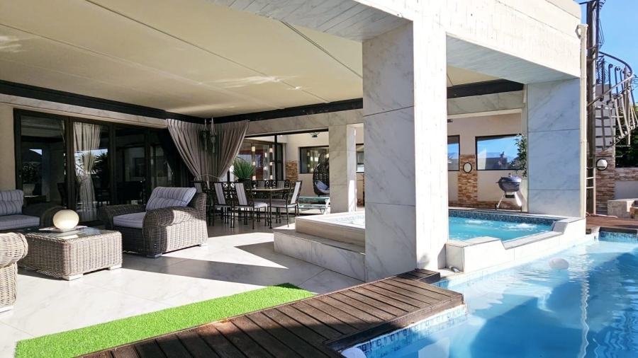 5 Bedroom Property for Sale in Baronetcy Estate Western Cape